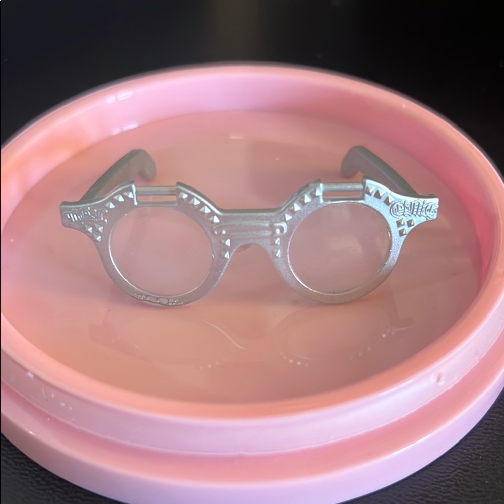 OMG, LOL, Rainbow High, Novi Stars doll replacement eye glasses